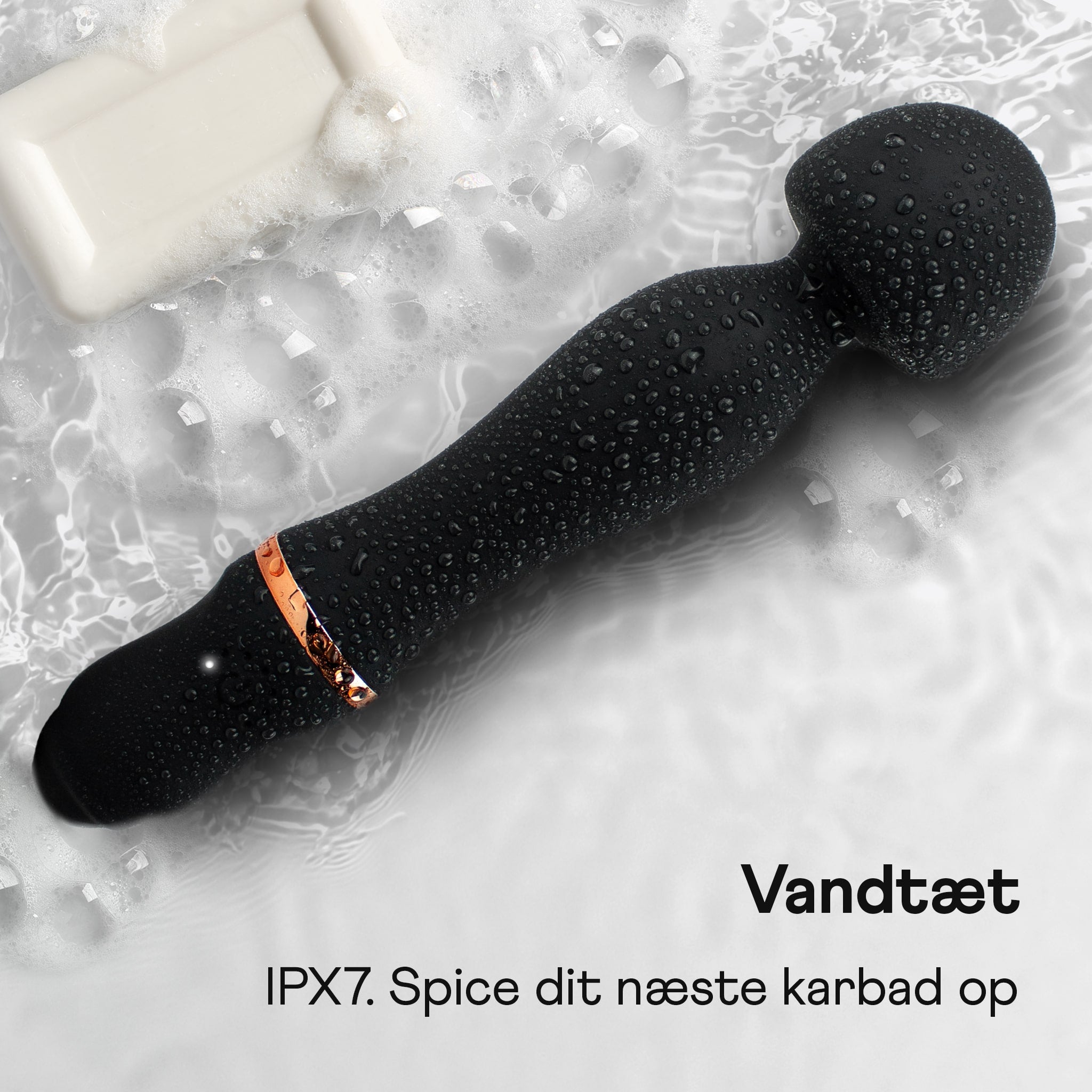 LANA Vibe Pro kraftig wand vibrator liggende i vand